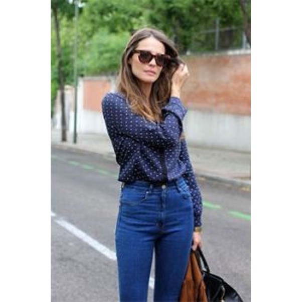 With what to combine high-waisted jeans